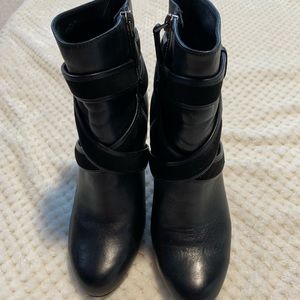 Cole Haan with Nike Technology Ankle Boot - Size 5